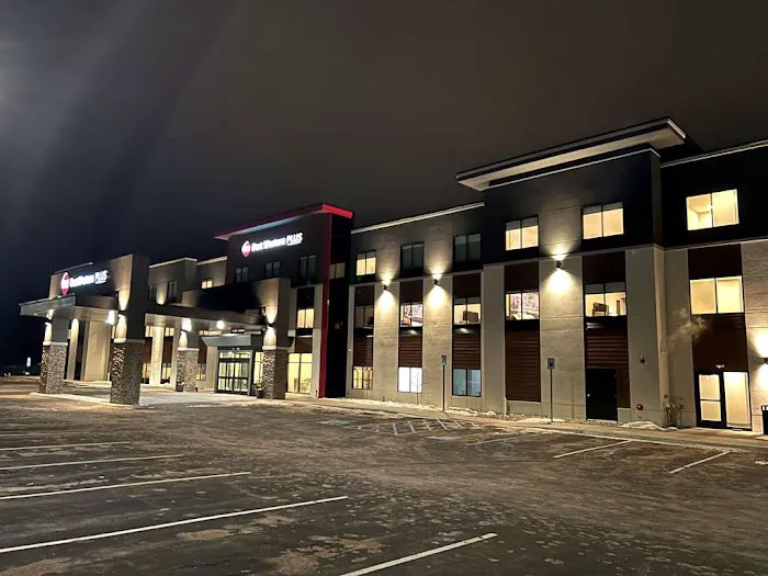 Best Western Plus Marquette Hotel & Suites 4