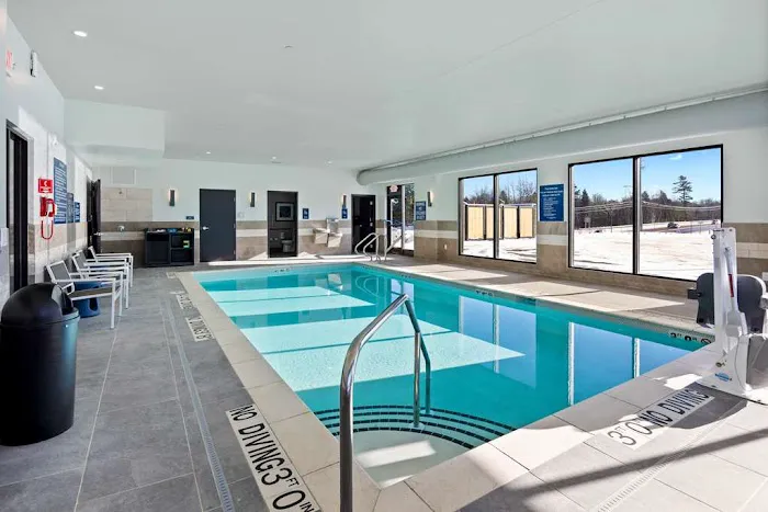 Best Western Plus Marquette Hotel & Suites 4