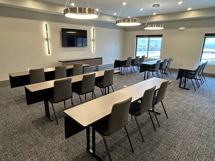 Best Western Plus Marquette Hotel & Suites 4