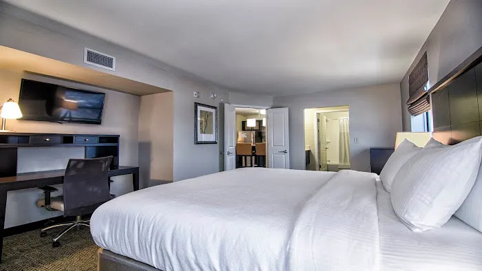 Staybridge Suites Marquette by IHG 4