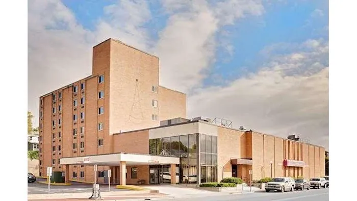 Ramada by Wyndham Marquette 4