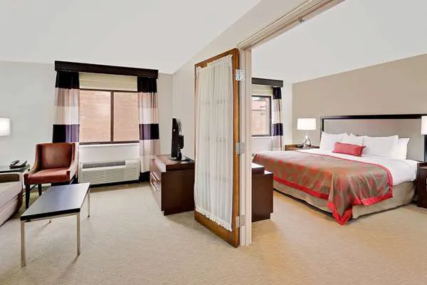 Ramada by Wyndham Marquette 4