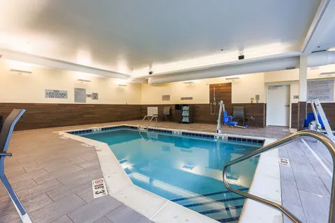 Fairfield Inn & Suites Marquette 4