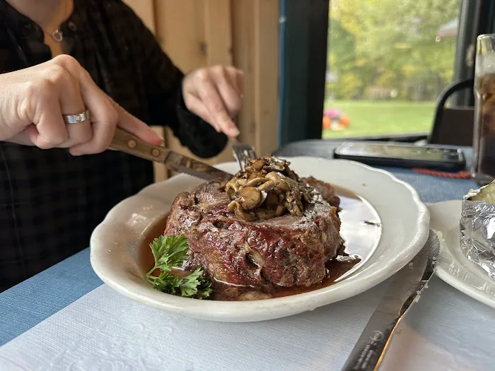 Root Cellar Resort and Dining 4