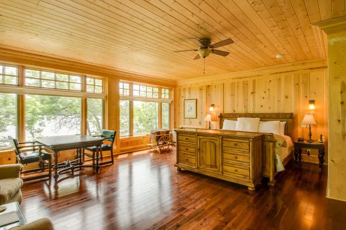 Stout's Island Lodge 4