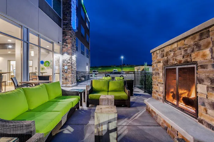 Holiday Inn Express & Suites Rice Lake by IHG 4