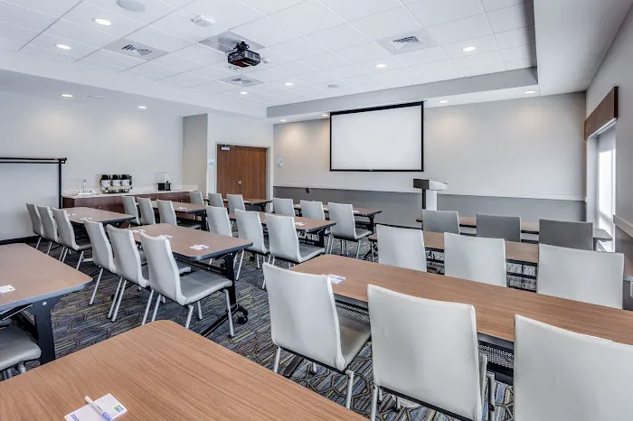 Holiday Inn Express & Suites Rice Lake by IHG 4