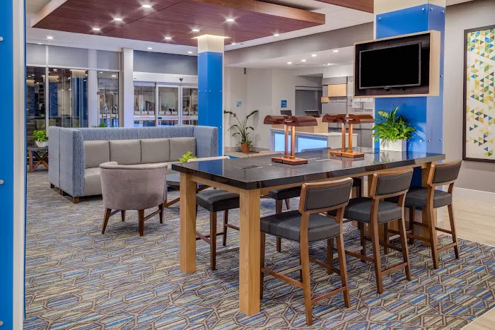 Holiday Inn Express & Suites Rice Lake by IHG 4