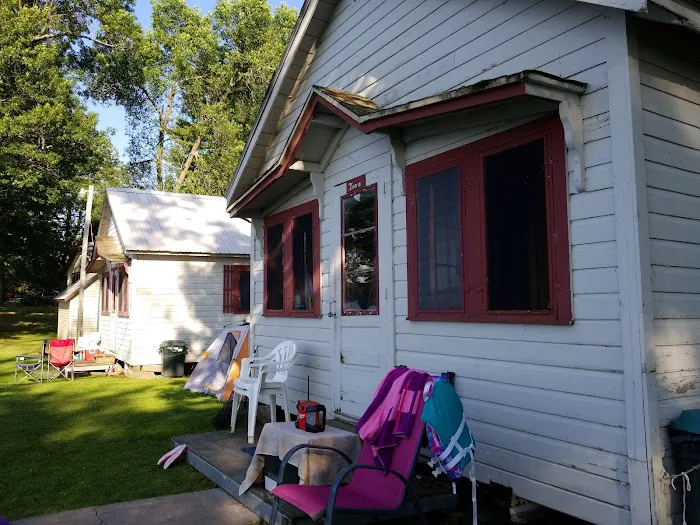 C J's Lakeview Resort 4
