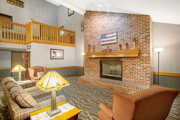 AmericInn by Wyndham Coralville 4