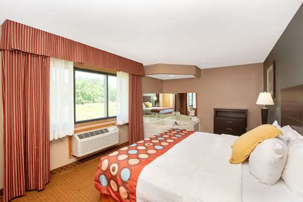 AmericInn by Wyndham Coralville 4