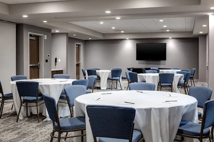 Staybridge Suites Iowa City - Coralville by IHG 5