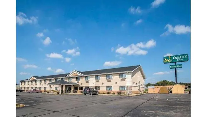 Quality Inn Coralville - Iowa River Landing 4