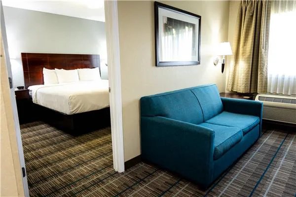 MainStay Suites Coralville - Iowa City 4