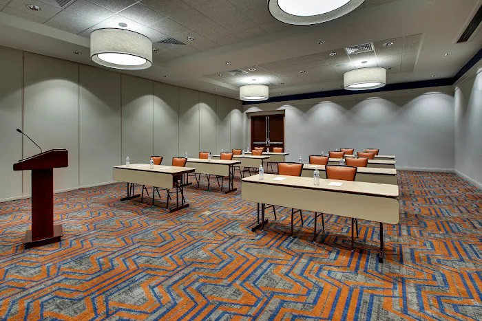 Drury Inn & Suites Iowa City Coralville 5