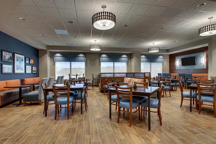 Drury Inn & Suites Iowa City Coralville 5