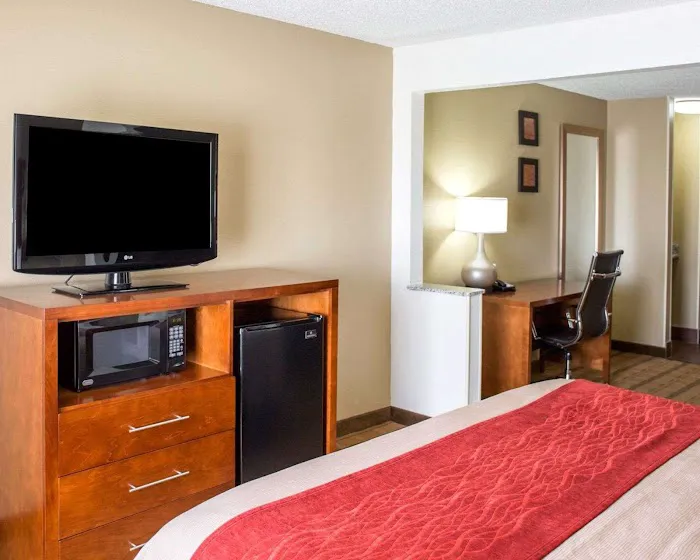 Comfort Inn & Suites Coralville - Iowa City near Iowa River Landing 4