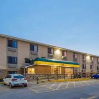 Super 8 by Wyndham Iowa City/Coralville ico