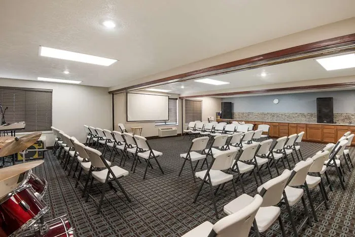 SureStay Plus by Best Western Coralville Iowa City 4