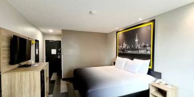 Super 8 by Wyndham Cedar Rapids