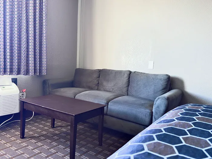American Inn Cedar Rapids South Airport CID 5