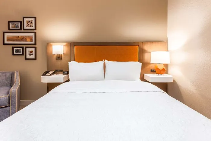 Hampton Inn Cedar Rapids South 5