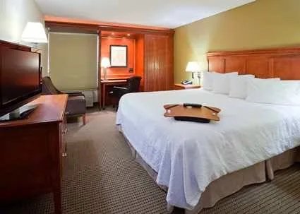 Hampton Inn Cedar Rapids South 5