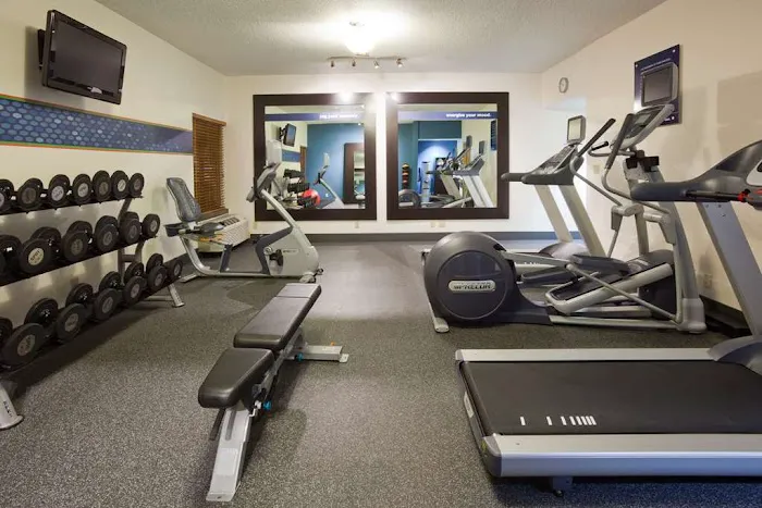 Hampton Inn Cedar Rapids South 5