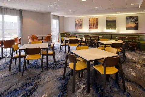 Fairfield Inn & Suites Cedar Rapids 5