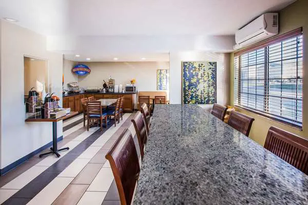 Baymont by Wyndham Cedar Rapids 5