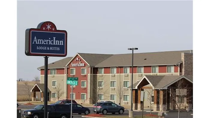 AmericInn by Wyndham Cedar Rapids Airport 4