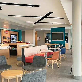 avid hotel Cedar Rapids South - Arpt Area, an IHG Hotel 4