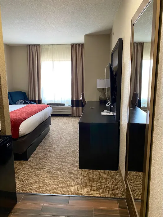 Comfort Inn & Suites Cedar Rapids Airport 4