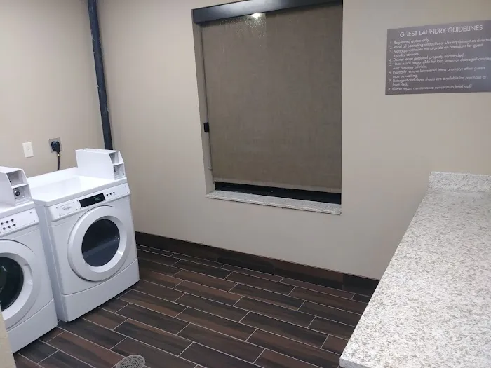 Comfort Inn & Suites Cedar Rapids Airport 4