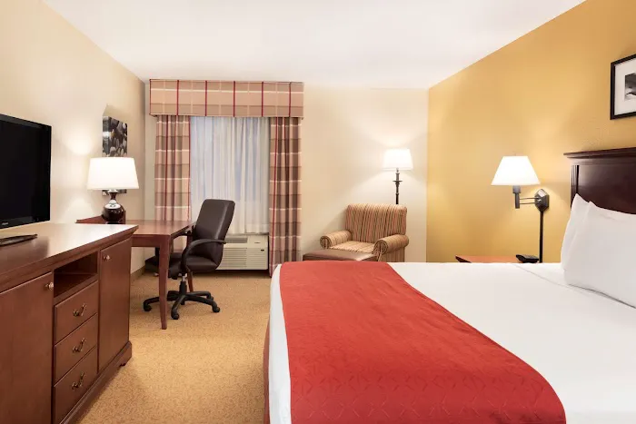 Country Inn & Suites by Radisson, Cedar Rapids Airport, IA 4
