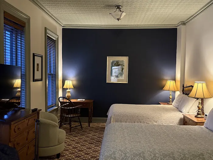 The Black Hawk Hotel 4