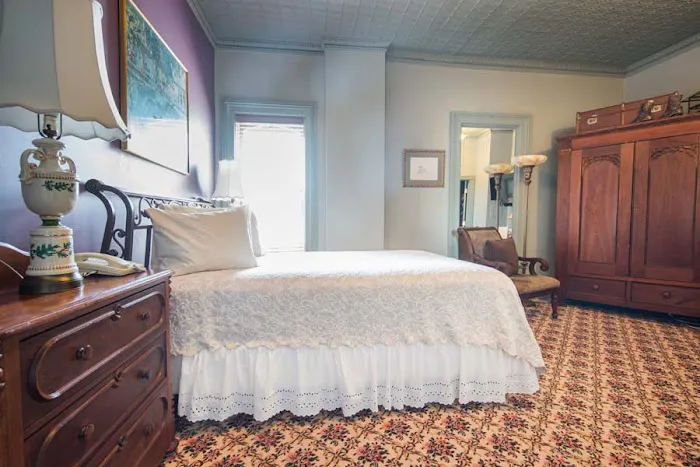 The Black Hawk Hotel 4