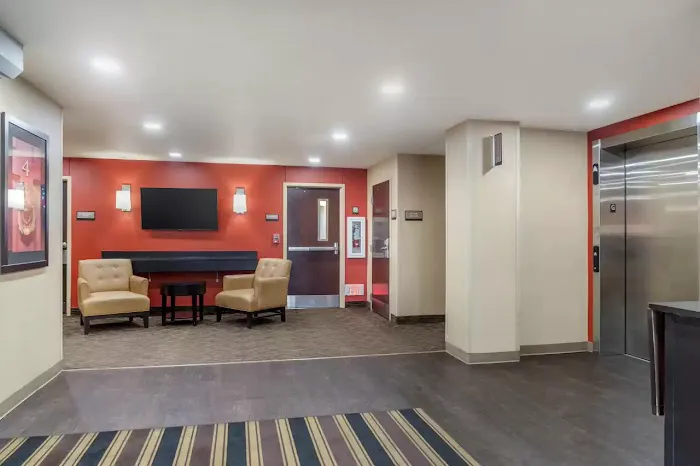 MainStay Suites Chicago Hillside 4