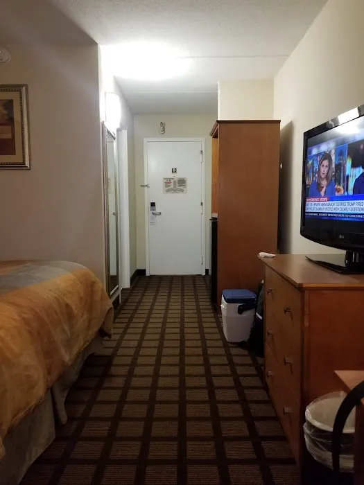 Best Western Plus Chicago Hillside 4