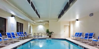 Holiday Inn Express & Suites Chicago West-O'Hare Arpt Area by IHG