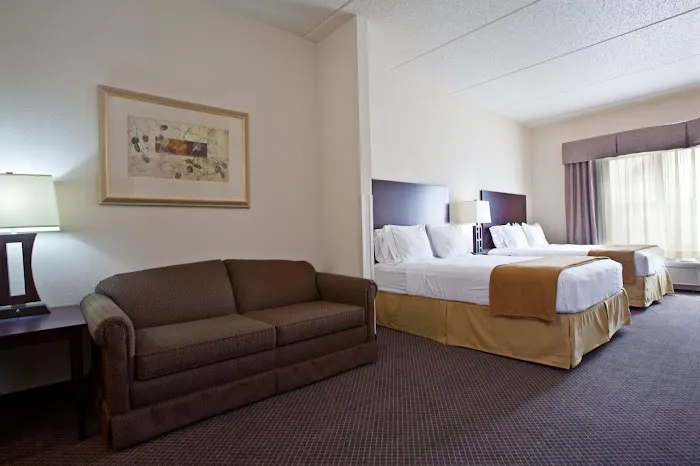 Holiday Inn Express & Suites Chicago West-O'Hare Arpt Area by IHG 4