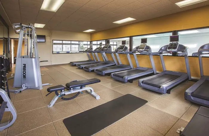 DoubleTree by Hilton Hotel Chicago - Oak Brook 4