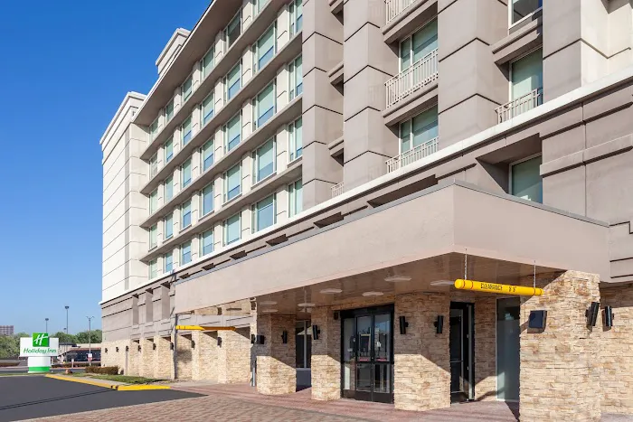 Holiday Inn Chicago Oakbrook by IHG 4