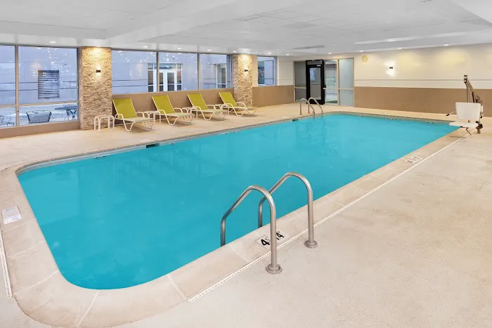 Holiday Inn Chicago Oakbrook by IHG 4