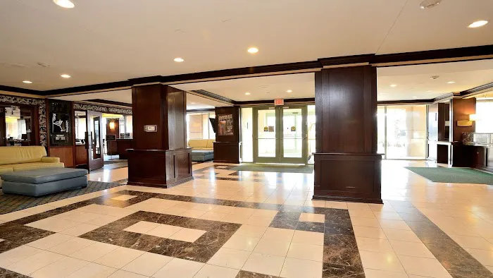 Holiday Inn Chicago Oakbrook by IHG 4