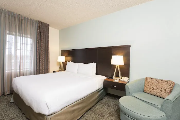 Staybridge Suites Chicago-Oakbrook Terrace by IHG 4