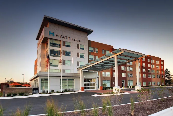 Hyatt House Chicago / Oak Brook 4