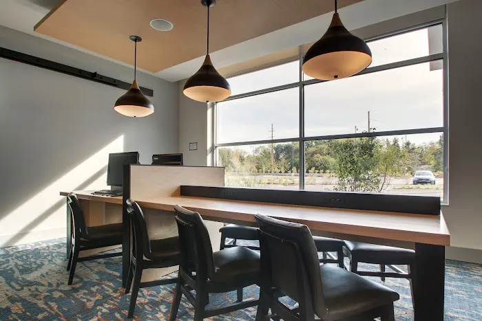 Hyatt House Chicago / Oak Brook 4