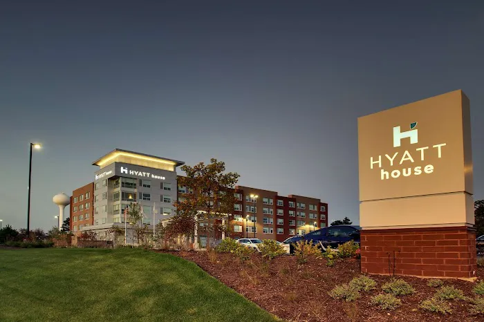 Hyatt House Chicago / Oak Brook 4