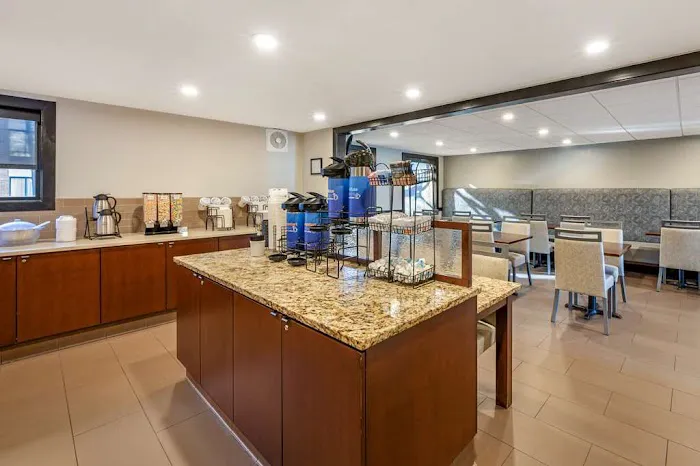 Best Western Chicago - Downers Grove 4